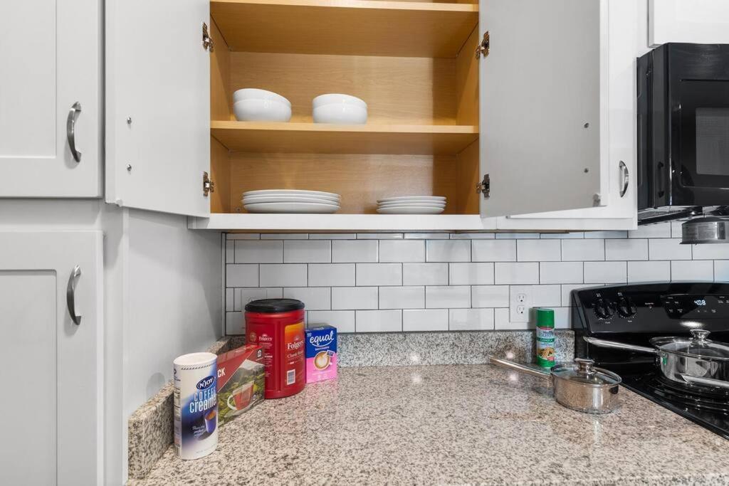 Elegant 1Br/1Ba Condo With Pool, Gym And Laundry Melbourne Esterno foto
