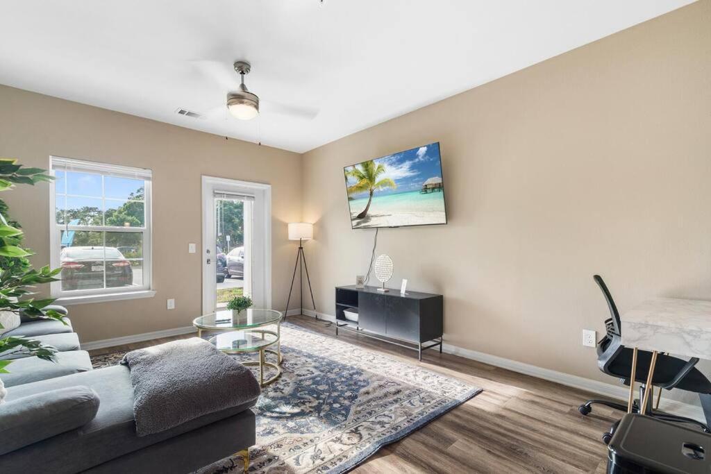 Elegant 1Br/1Ba Condo With Pool, Gym And Laundry Melbourne Esterno foto
