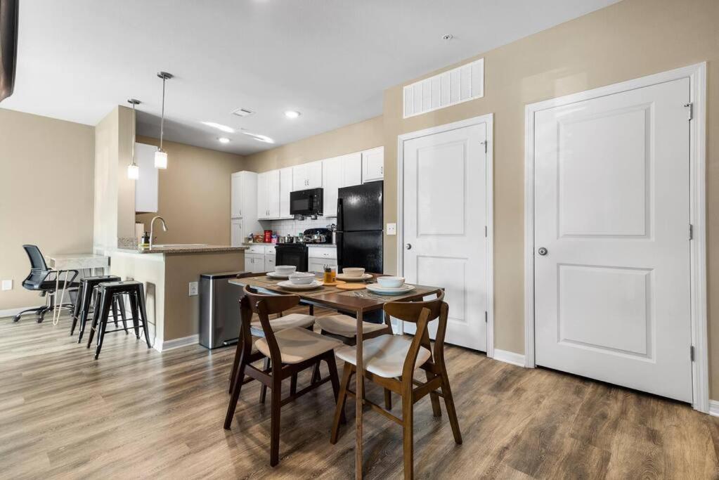 Elegant 1Br/1Ba Condo With Pool, Gym And Laundry Melbourne Esterno foto
