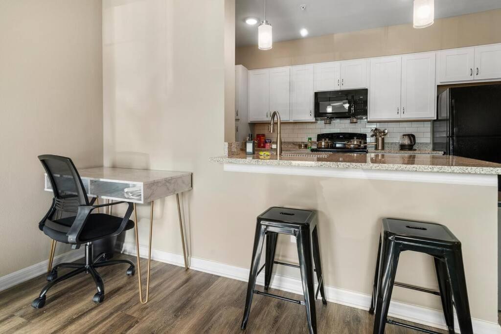 Elegant 1Br/1Ba Condo With Pool, Gym And Laundry Melbourne Esterno foto