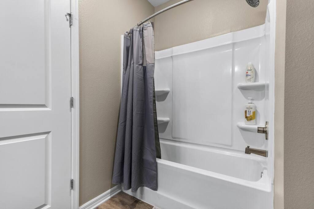 Elegant 1Br/1Ba Condo With Pool, Gym And Laundry Melbourne Esterno foto
