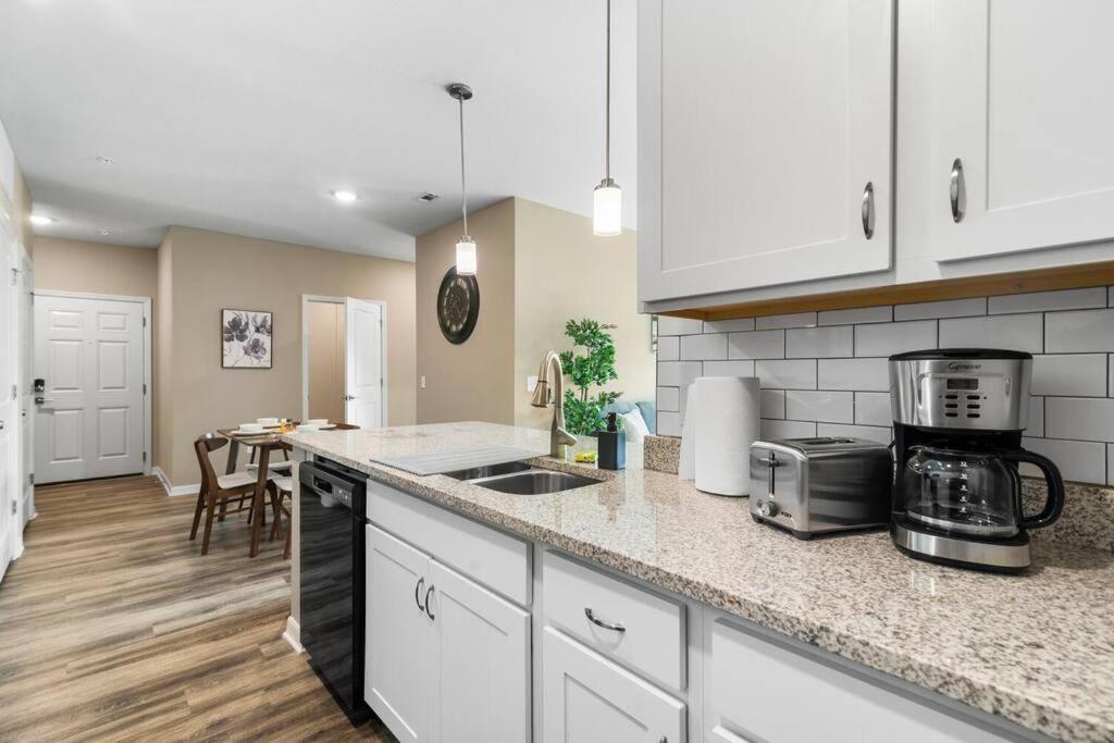 Elegant 1Br/1Ba Condo With Pool, Gym And Laundry Melbourne Esterno foto